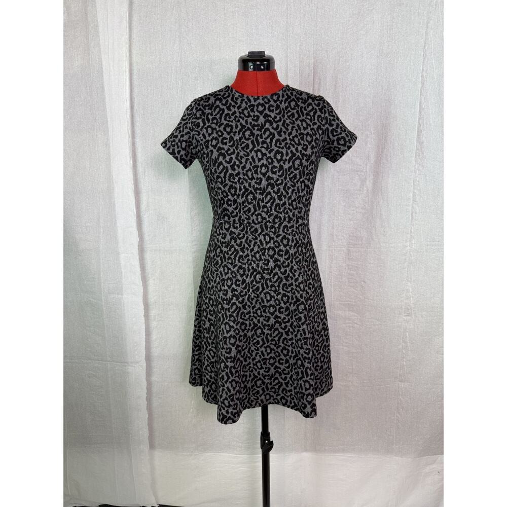 ANN TAYLOR LOFT Petites Size 2P GRAY BLACK LEOPARD PRINT FIT & FLARE DRESS D076